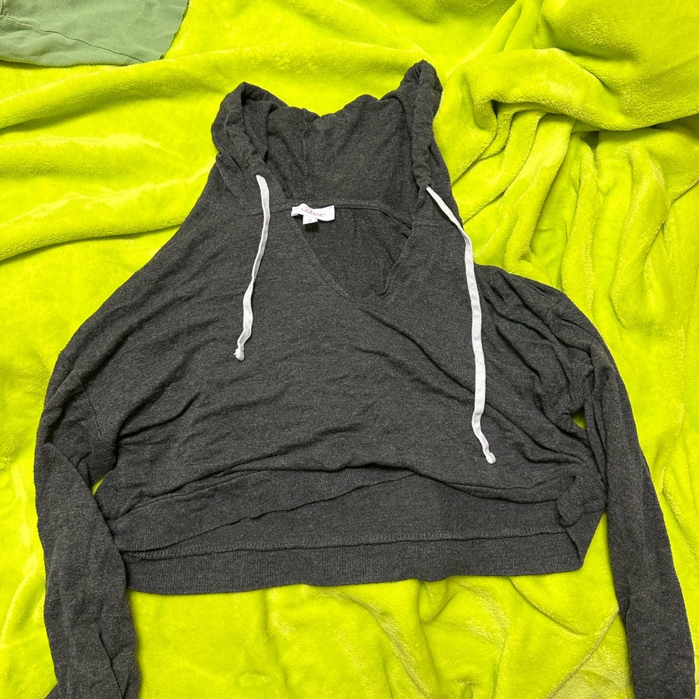 sweater - Picture 3 of 5